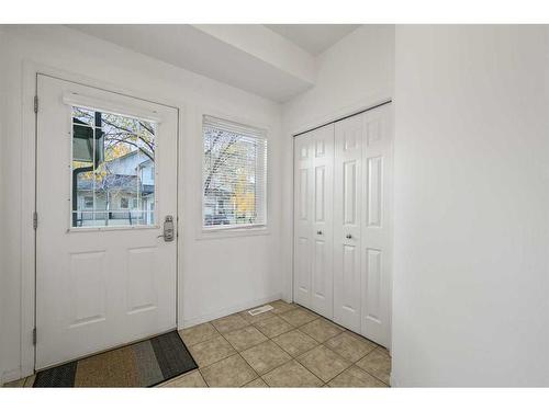 100 Simcoe Place Sw, Calgary, AB - Indoor Photo Showing Other Room