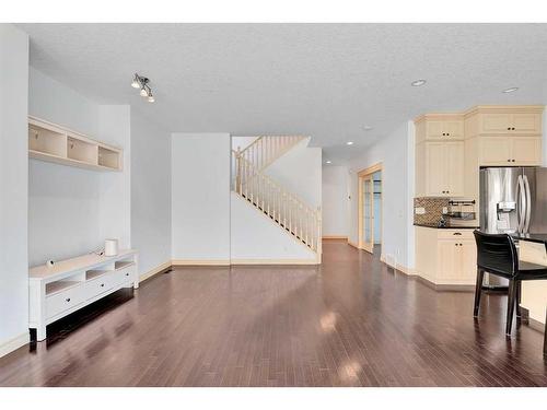 140 Kinlea Link Nw, Calgary, AB - Indoor Photo Showing Kitchen