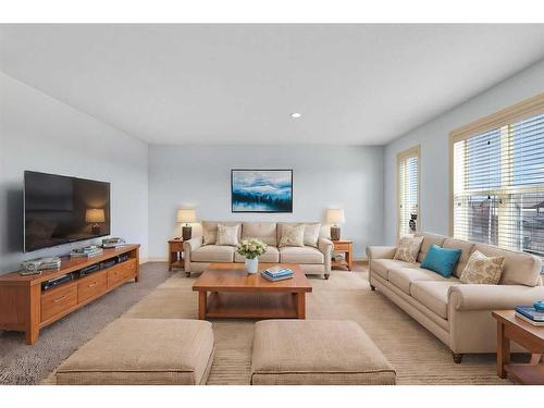 140 Kinlea Link Nw, Calgary, AB - Indoor Photo Showing Living Room