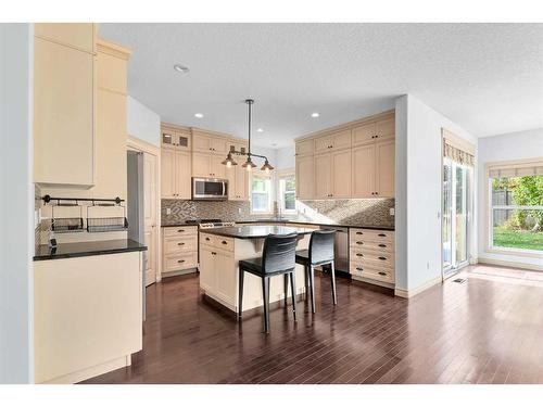 140 Kinlea Link Nw, Calgary, AB - Indoor Photo Showing Kitchen With Upgraded Kitchen