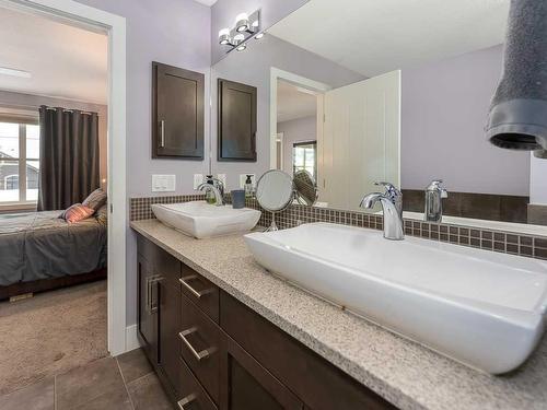 344 Quarry Park Boulevard Se, Calgary, AB - Indoor Photo Showing Bathroom