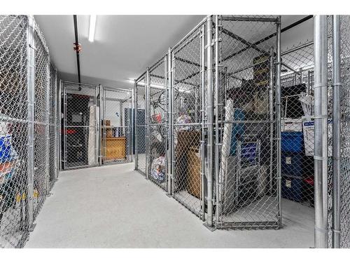 224-1605 17 Street Se, Calgary, AB - Indoor With Storage