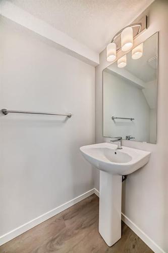 308-474 Seton Circle Se, Calgary, AB - Indoor Photo Showing Bathroom