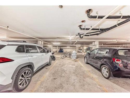 501-1330 15 Avenue Sw, Calgary, AB - Indoor Photo Showing Garage