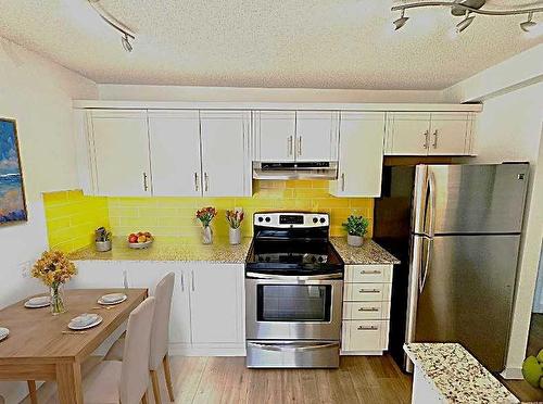 501-1330 15 Avenue Sw, Calgary, AB - Indoor Photo Showing Kitchen