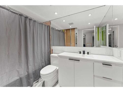 507-111 14 Avenue Se, Calgary, AB - Indoor Photo Showing Bathroom