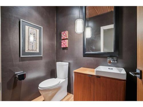 5-2200 Varsity Estates Drive Nw, Calgary, AB - Indoor Photo Showing Bathroom