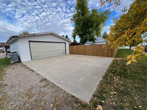 216 4 Avenue South, Vulcan, AB - Outdoor