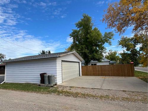 216 4 Avenue South, Vulcan, AB - Outdoor