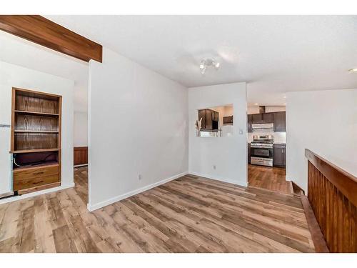 2116 8 Avenue Ne, Calgary, AB - Indoor