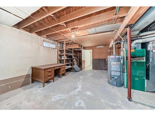 2116 8 Avenue Ne, Calgary, AB - Indoor