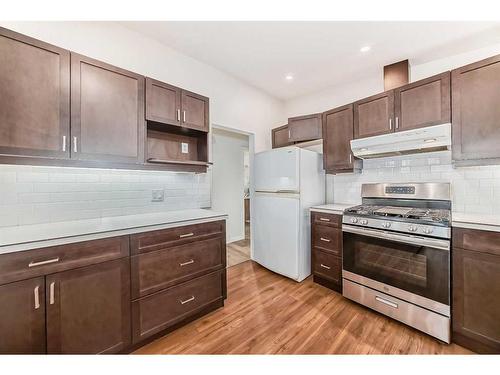 2116 8 Avenue Ne, Calgary, AB - Indoor Photo Showing Kitchen