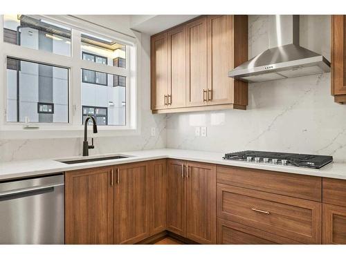 306-8235 8 Avenue Sw, Calgary, AB - Indoor Photo Showing Kitchen