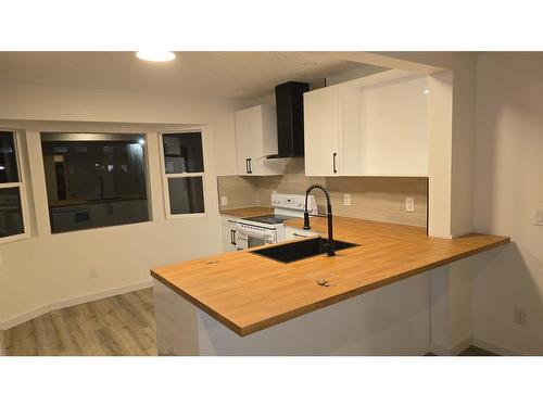 523 1A Avenue East, Brooks, AB - Indoor Photo Showing Kitchen