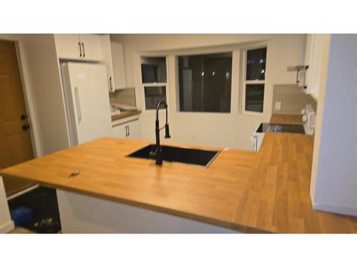 523 1A Avenue East, Brooks, AB - Indoor Photo Showing Kitchen