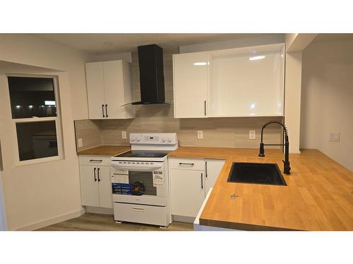 523 1A Avenue East, Brooks, AB - Indoor Photo Showing Kitchen