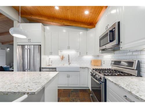 2623 Glenmount Drive Sw, Calgary, AB - Indoor Photo Showing Kitchen With Stainless Steel Kitchen With Upgraded Kitchen