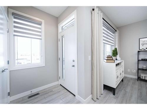 718 Wolf Willow Boulevard Se, Calgary, AB - Indoor Photo Showing Other Room