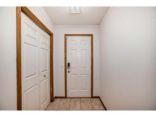 132 San Fernando Crescent Ne, Calgary, AB - Indoor Photo Showing Other Room