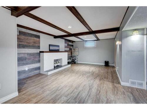 10304 8 Street Sw, Calgary, AB - Indoor With Fireplace