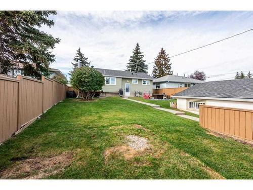 10304 8 Street Sw, Calgary, AB - Outdoor With Backyard