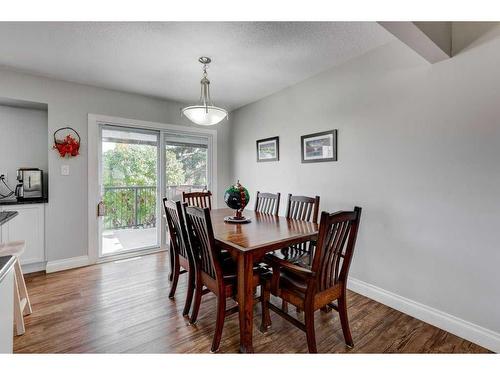 10304 8 Street Sw, Calgary, AB - Indoor Photo Showing Dining Room