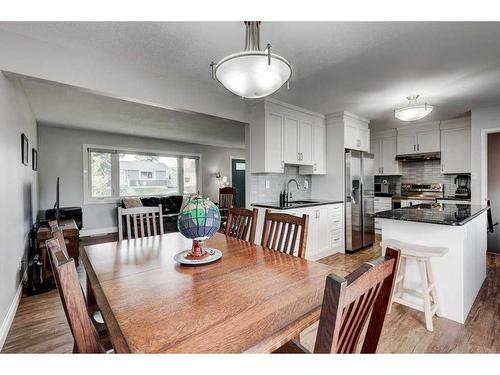 10304 8 Street Sw, Calgary, AB - Indoor Photo Showing Dining Room