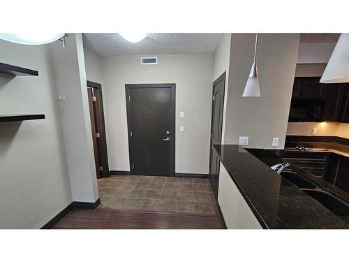 138-30 Royal Oak Plaza Nw, Calgary, AB - Indoor Photo Showing Other Room