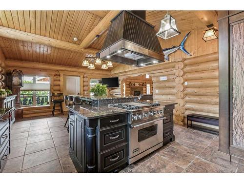 2 Wheatland Green, Strathmore, AB - Indoor Photo Showing Kitchen