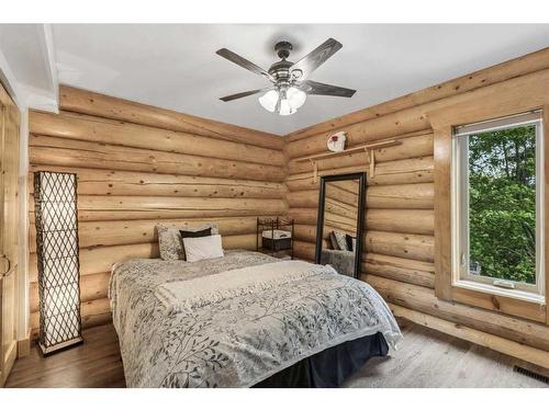 2 Wheatland Green, Strathmore, AB - Indoor Photo Showing Bedroom