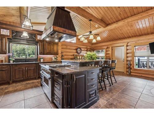 2 Wheatland Green, Strathmore, AB - Indoor Photo Showing Kitchen