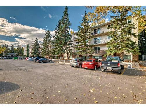 107-3420 50 Street Nw, Calgary, AB - Outdoor