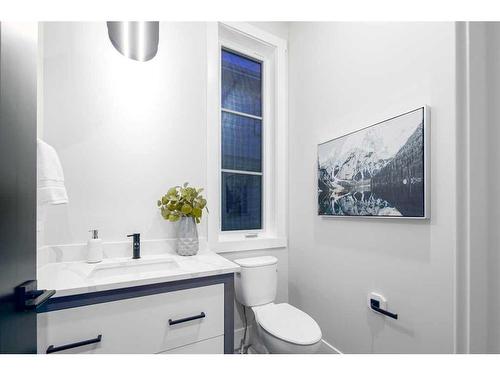 57 Rockcliff Terrace Nw, Calgary, AB - Indoor Photo Showing Bathroom