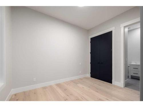 57 Rockcliff Terrace Nw, Calgary, AB - Indoor Photo Showing Other Room