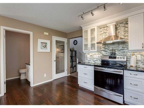 82 Applemead Court Se, Calgary, AB - Indoor Photo Showing Kitchen