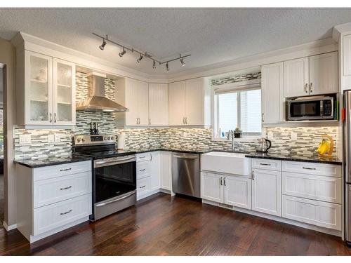 82 Applemead Court Se, Calgary, AB - Indoor Photo Showing Kitchen With Stainless Steel Kitchen With Upgraded Kitchen