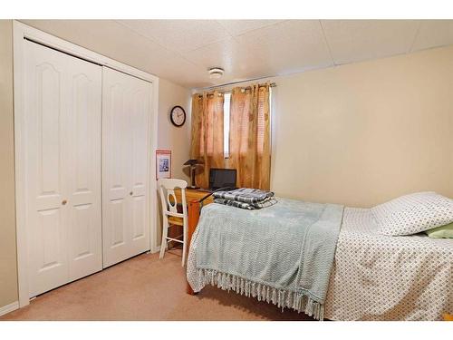 319 16 Street East, Brooks, AB - Indoor Photo Showing Bedroom