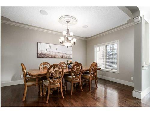 19 Aspen Meadows Manor Sw, Calgary, AB - Indoor Photo Showing Dining Room