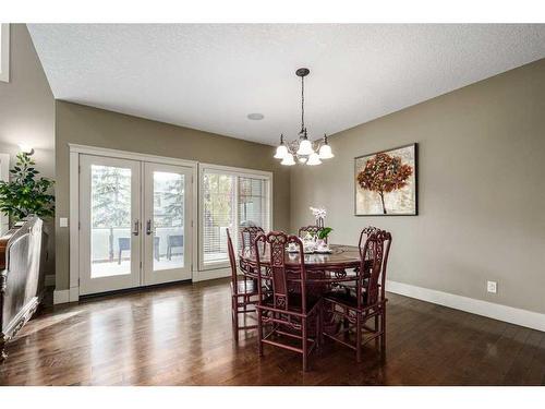 19 Aspen Meadows Manor Sw, Calgary, AB - Indoor Photo Showing Dining Room