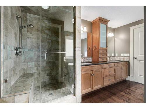 19 Aspen Meadows Manor Sw, Calgary, AB - Indoor Photo Showing Bathroom