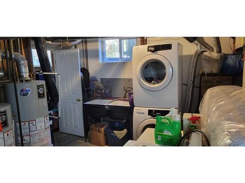 4627 Stanley Road Sw, Calgary, AB - Indoor Photo Showing Laundry Room