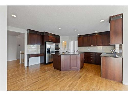 15 Suncastle Place Se, Calgary, AB - Indoor Photo Showing Kitchen