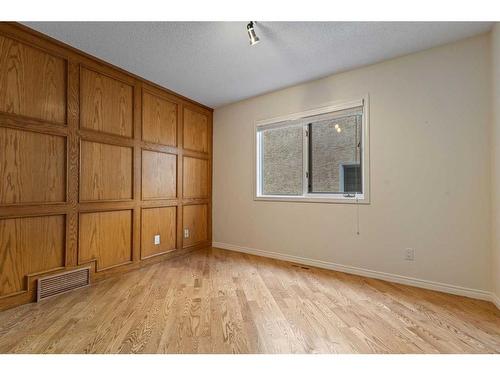 15 Suncastle Place Se, Calgary, AB - Indoor Photo Showing Other Room