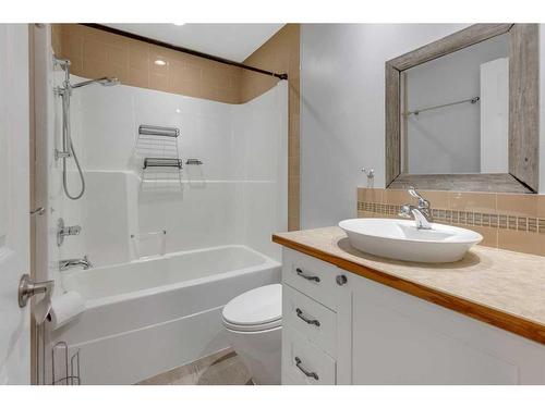 176 Panorama Hills Place Nw, Calgary, AB - Indoor Photo Showing Bathroom