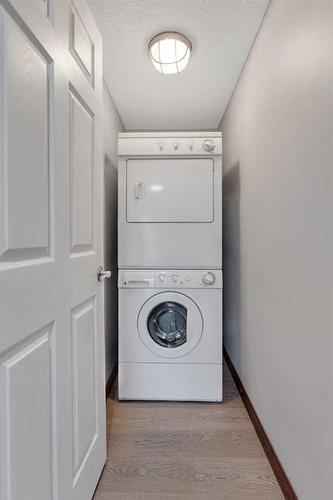 176 Panorama Hills Place Nw, Calgary, AB - Indoor Photo Showing Laundry Room