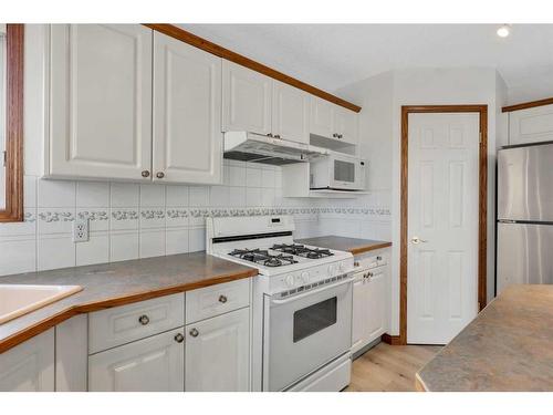 176 Panorama Hills Place Nw, Calgary, AB - Indoor Photo Showing Kitchen