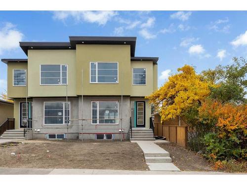 305 34 Avenue Ne, Calgary, AB - Outdoor With Facade