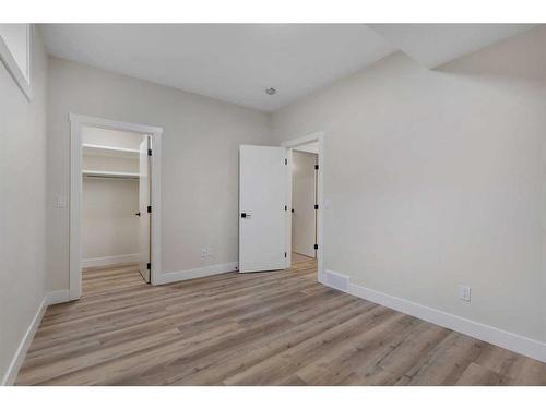 305 34 Avenue Ne, Calgary, AB - Indoor Photo Showing Other Room