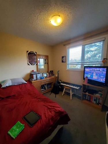 10-4740 Dalton Drive Nw, Calgary, AB - Indoor Photo Showing Bedroom