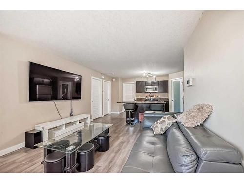 4101-2781 Chinook Winds Drive Sw, Airdrie, AB - Indoor Photo Showing Living Room